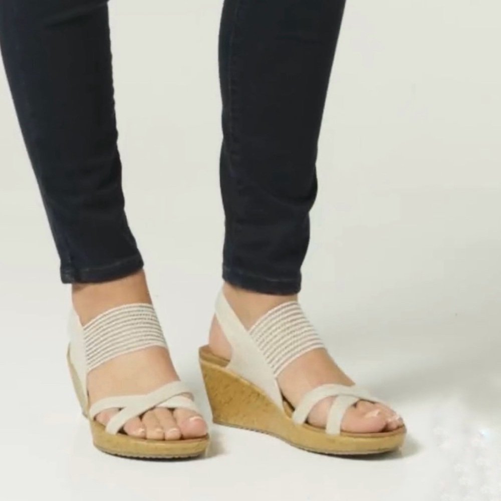 Skechers Women’s Beige Cork Wedge‎ Sandals Sz 9